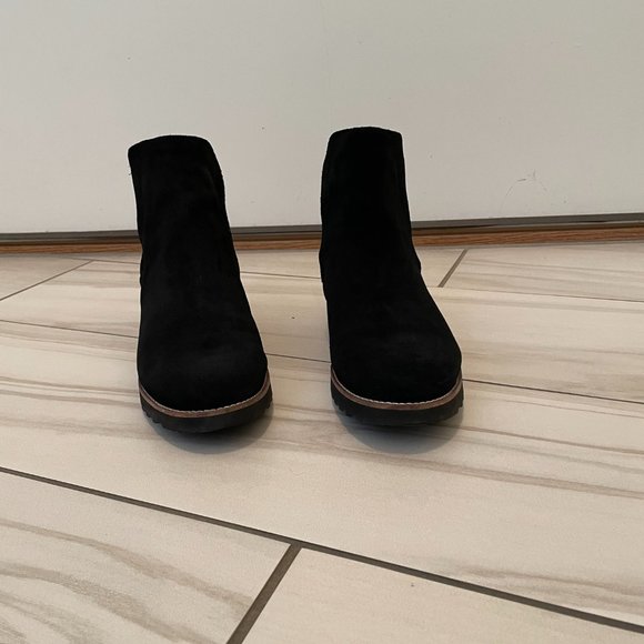 BLONDO Waterproof Bootie Black Suede - Picture 2 of 11